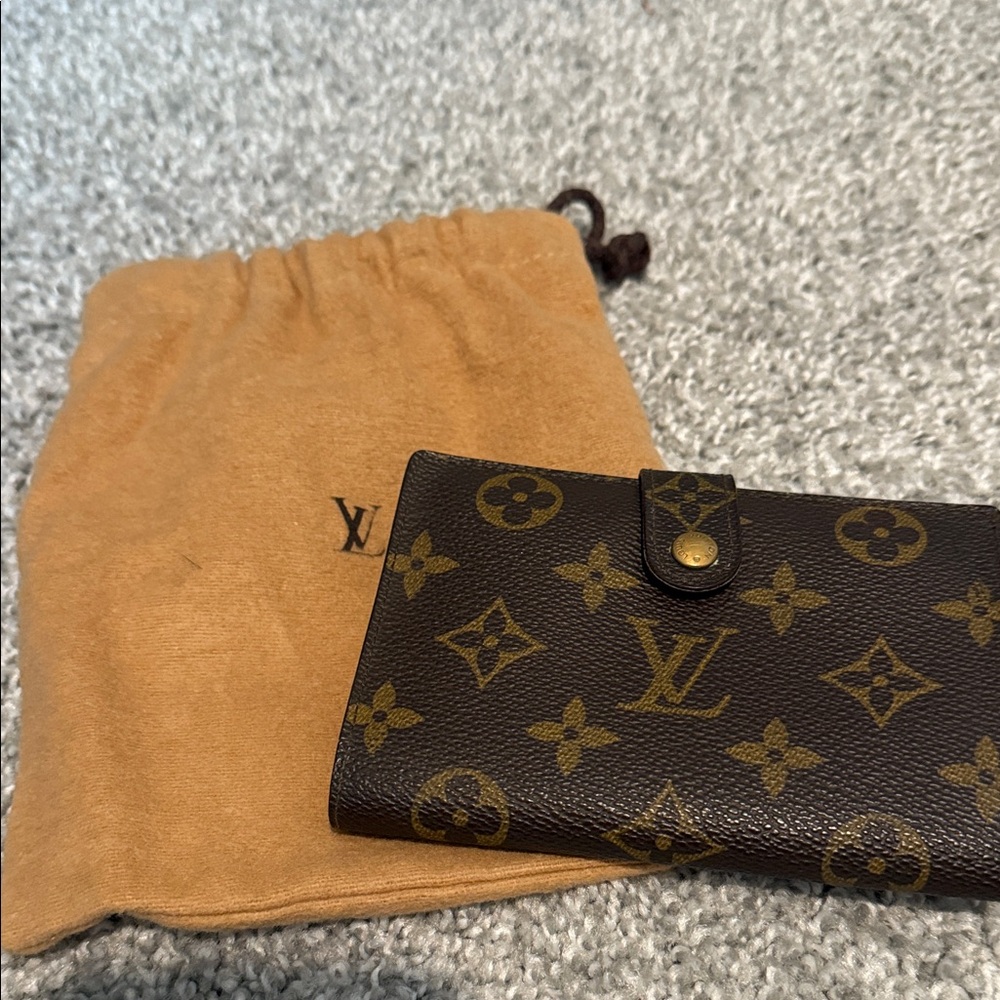 Louis Vuitton Brown and Gold Kisslock Wallet